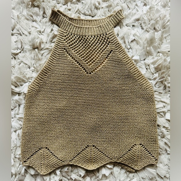Willow & Wind Tops - NWT Metallic Halter Neck knit crop top Size Small